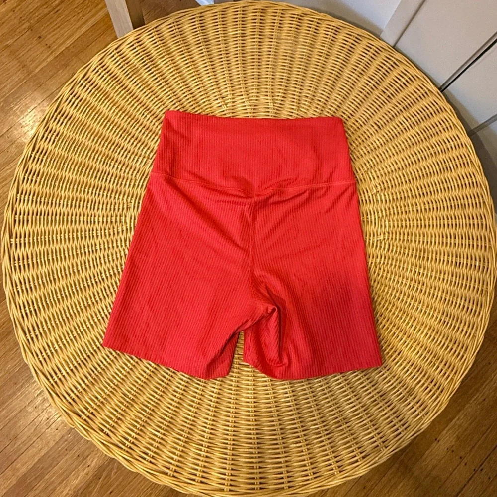 Girlfriend Collective XS Red Ribbed Run Short - Picture 4 of 7